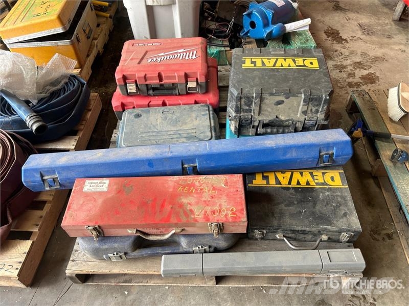  Quantity of Assorted Empty Tool Cases incl. DeWalt Drugi deli