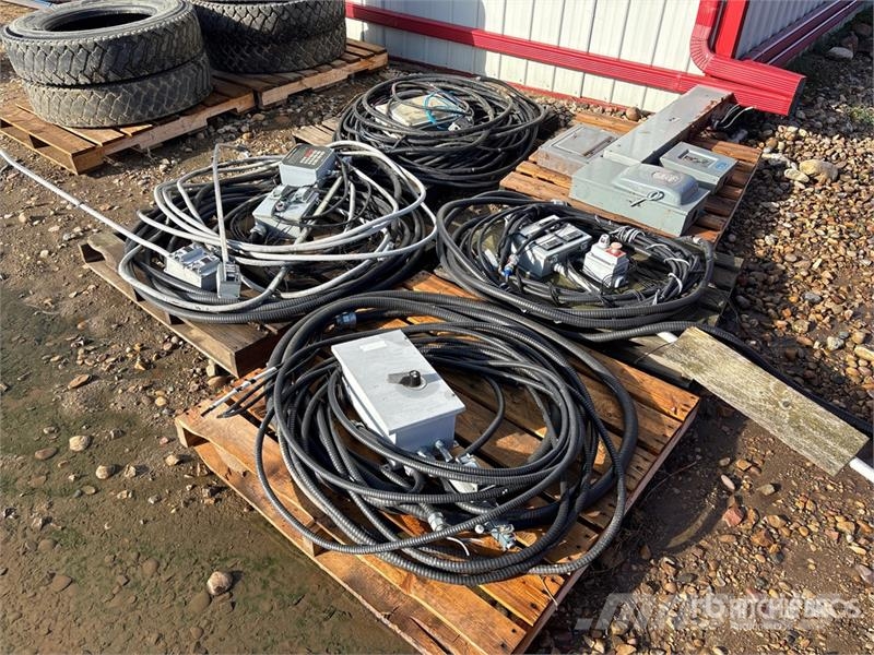 Quantity of Assorted Electrical Parts Egyéb alkatrészek