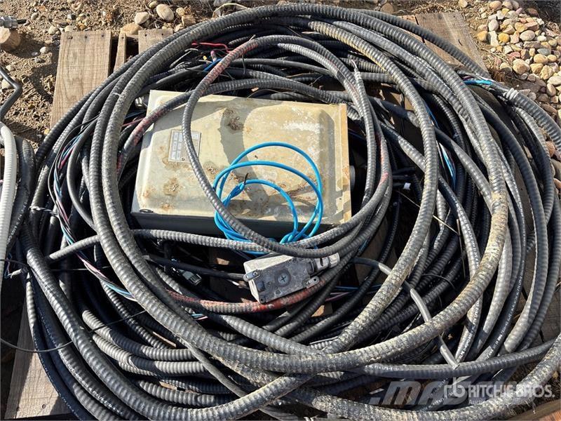 Quantity of Assorted Electrical Parts Egyéb alkatrészek