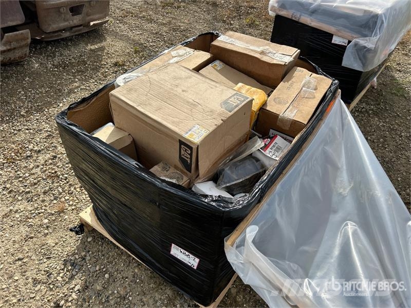Quantity of Assorted Fuel/Oil Filters - Fits Cat D Ďalšie komponenty