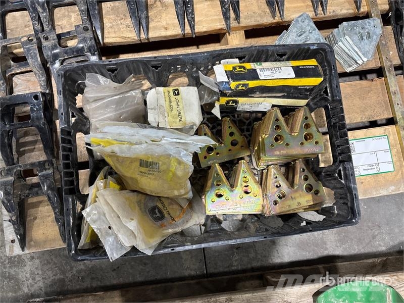 Quantity of Assorted Header Parts Andre komponenter