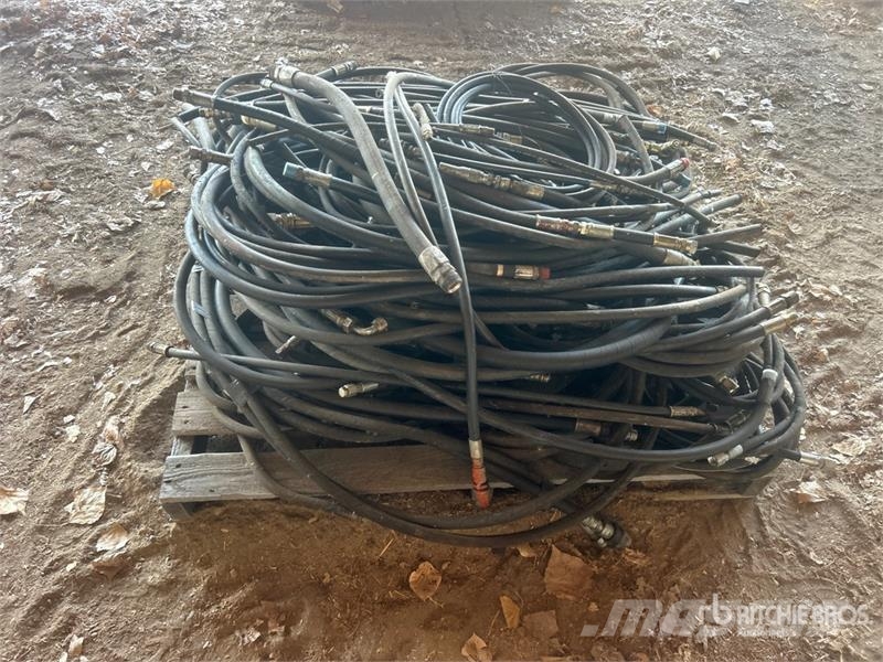 Quantity of Assorted Hydraulic Hoses Andre komponenter