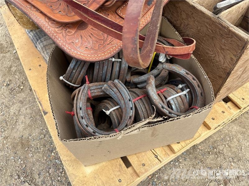 Quantity of Assorted Livestock Equipment Weitere Viehgeräte