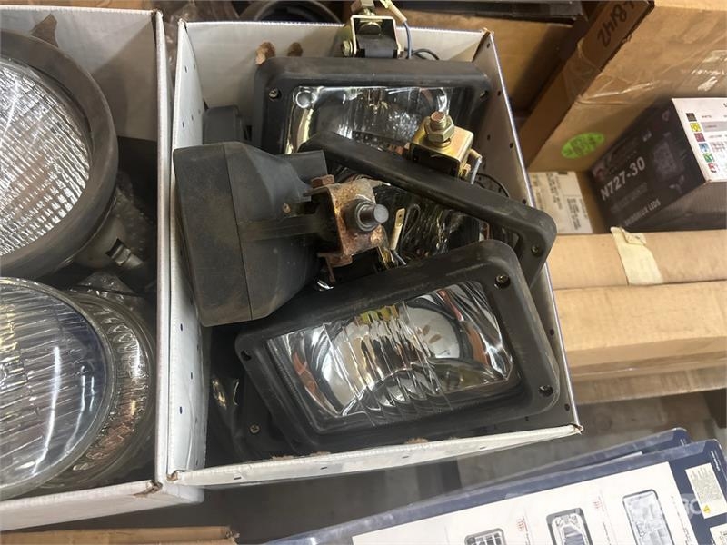 Quantity of Assorted LED Lights (Unused) Transportes - Outros