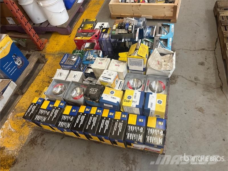 Quantity of Assorted Lights & Lamps (Unused) Drugi deli