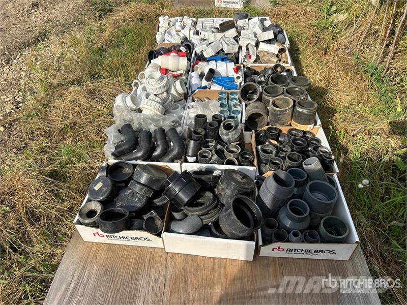Quantity of Assorted PVC & Poly Irrigation Fitting Drugi deli