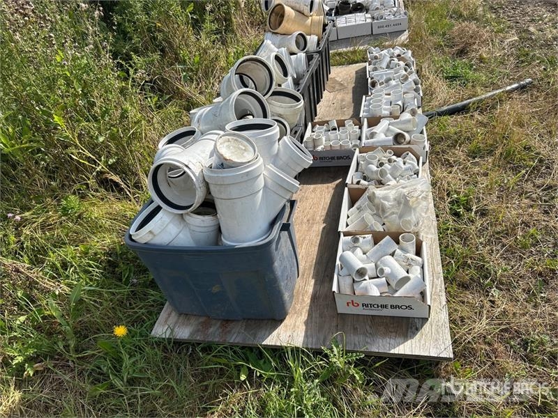 Quantity of Assorted PVC & Poly Pipe Fittings Drugi deli
