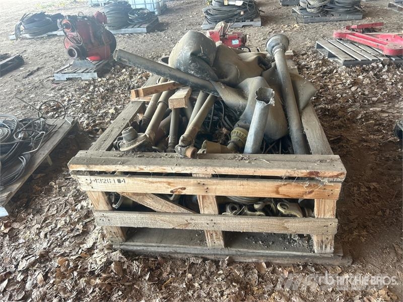 Quantity of Assorted PTO Shafts and. Driveline Par Andre komponenter