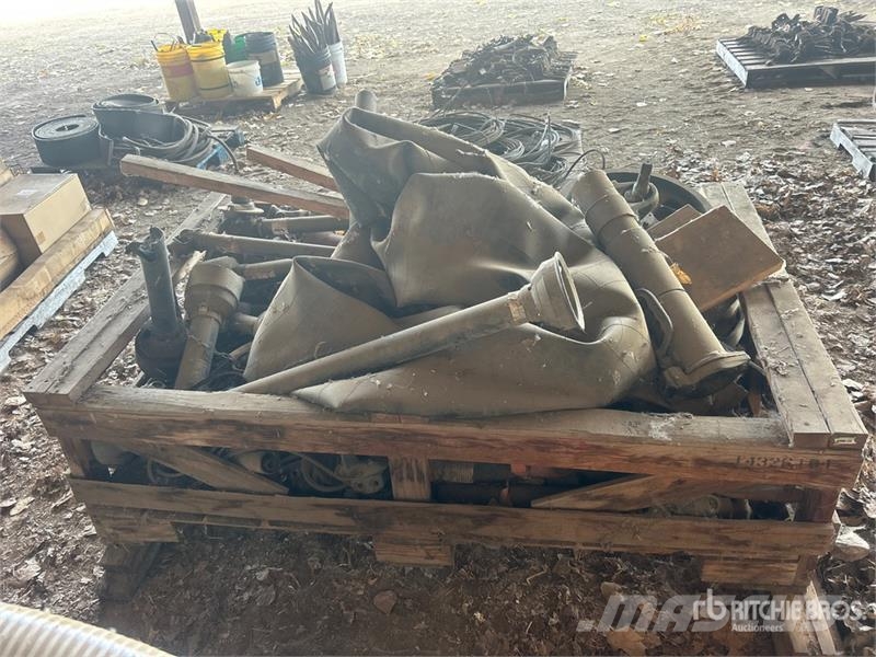 Quantity of Assorted PTO Shafts and. Driveline Par Andre komponenter