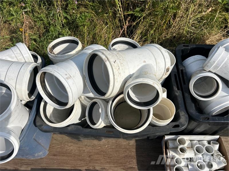 Quantity of Assorted PVC & Poly Pipe Fittings Drugi deli