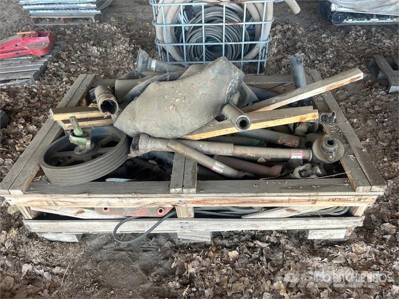 Quantity of Assorted PTO Shafts and. Driveline Par Andre komponenter