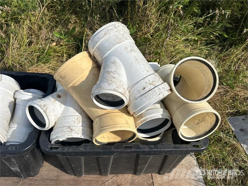 Quantity of Assorted PVC & Poly Pipe Fittings Drugi deli
