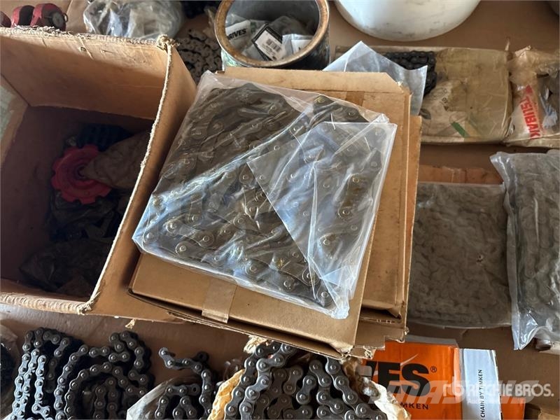 Quantity of Assorted Roller Chains مكونات أخرى