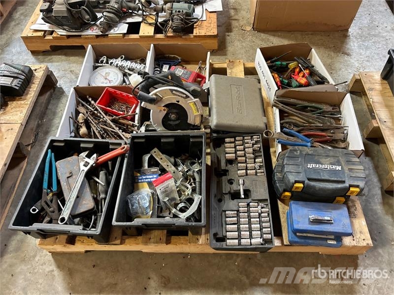 Quantity of Assorted Sockets, Hand Tools & Circula 其他組件