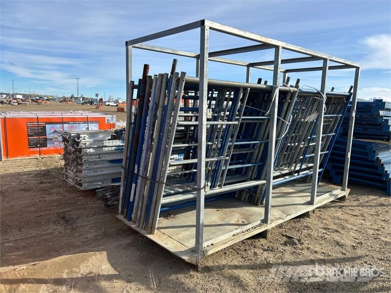 Quantity of Assorted Scaffolding Gerüste & Zubehör