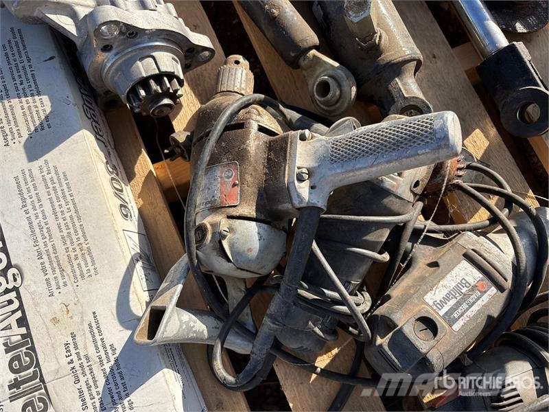 Quantity of Assorted Shop Tools Andre komponenter