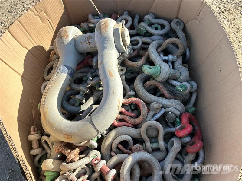 Quantity of Assorted Shackle Oprema i dijelovi za kranove