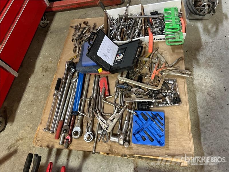 Quantity of Assorted Sockets, Ratchets, Breaker Ba Drugi deli