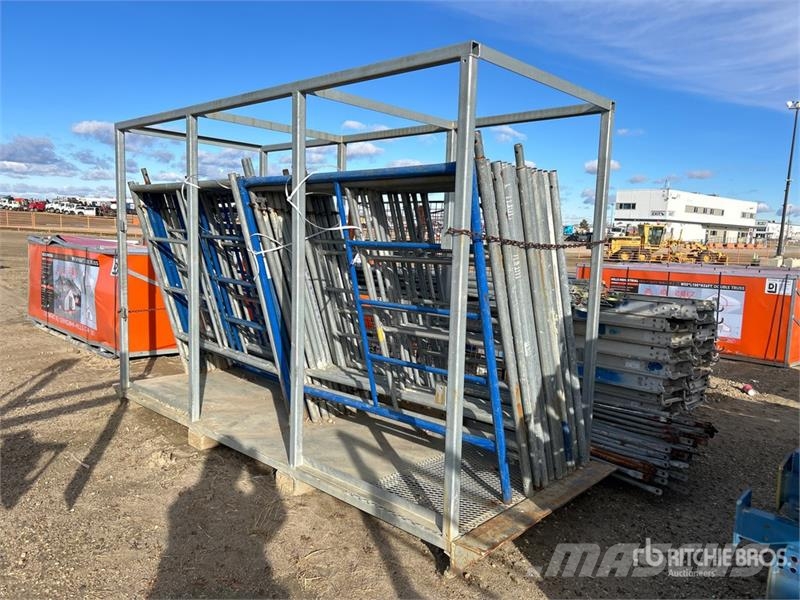 Quantity of Assorted Scaffolding Gerüste & Zubehör