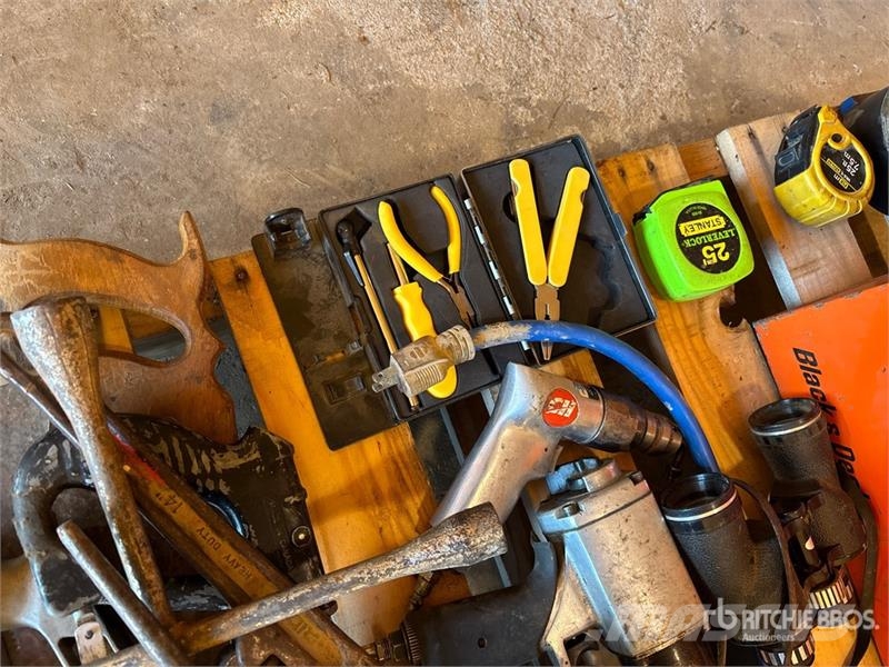  Quantity of Assorted Shop Tools Egyéb alkatrészek