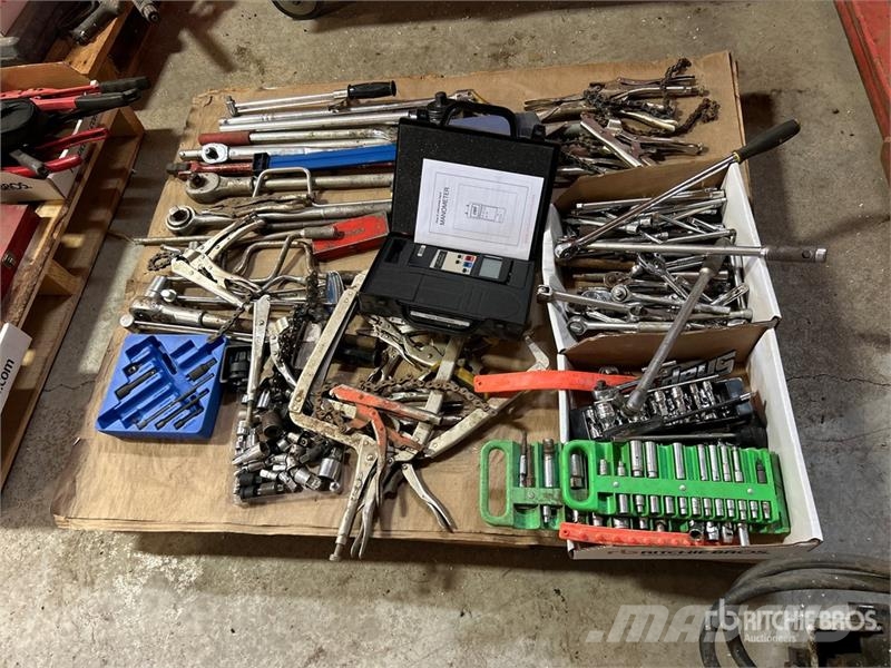 Quantity of Assorted Sockets, Ratchets, Breaker Ba Drugi deli