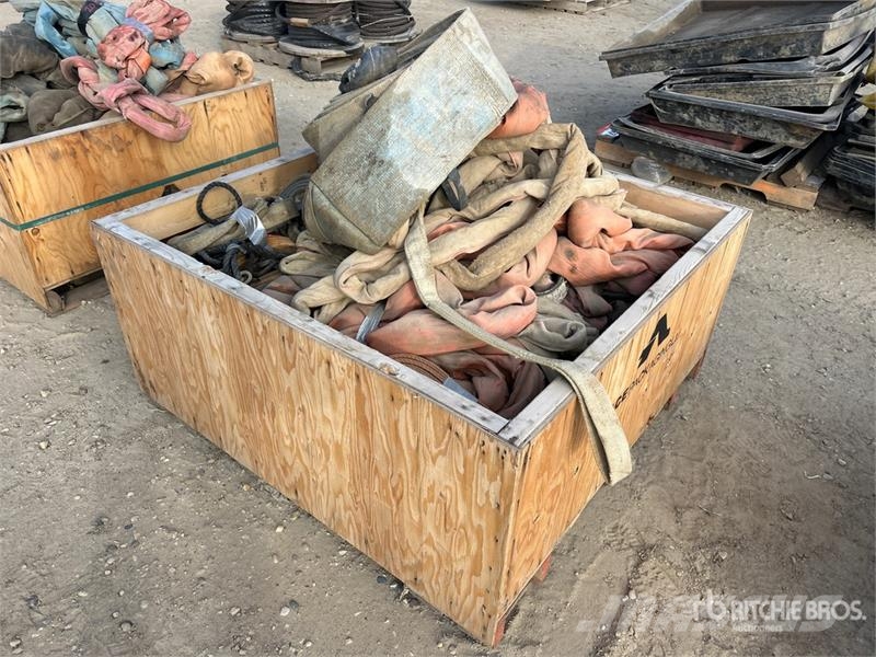 Quantity of Assorted Sling Piezas y equipos para grúas