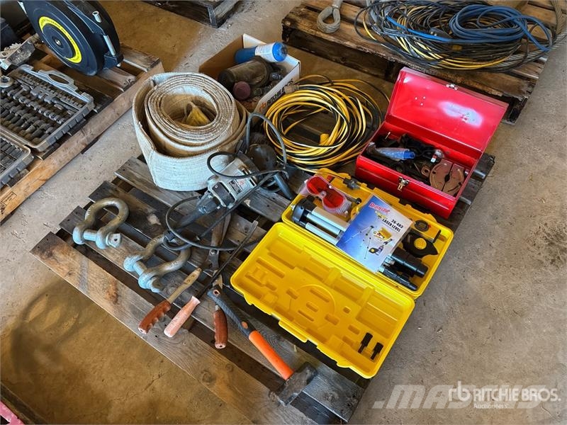 Quantity of Assorted Shop Tools Drugi deli