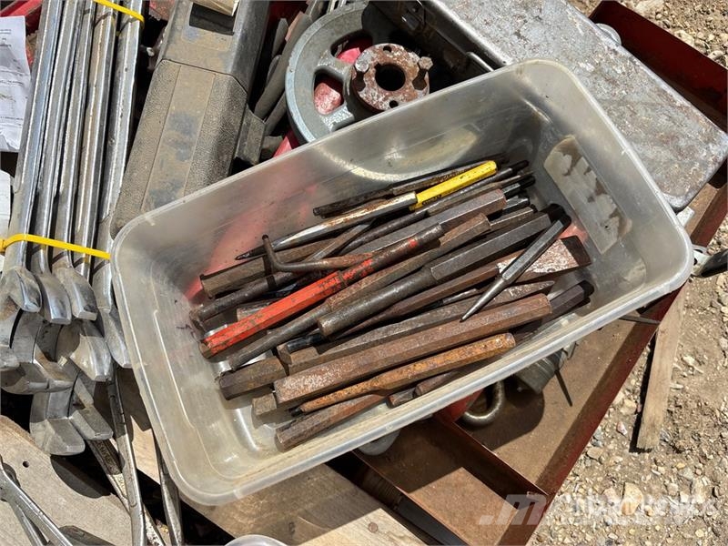 Quantity of Assorted Shop Tools Kiti naudoti statybos komponentai
