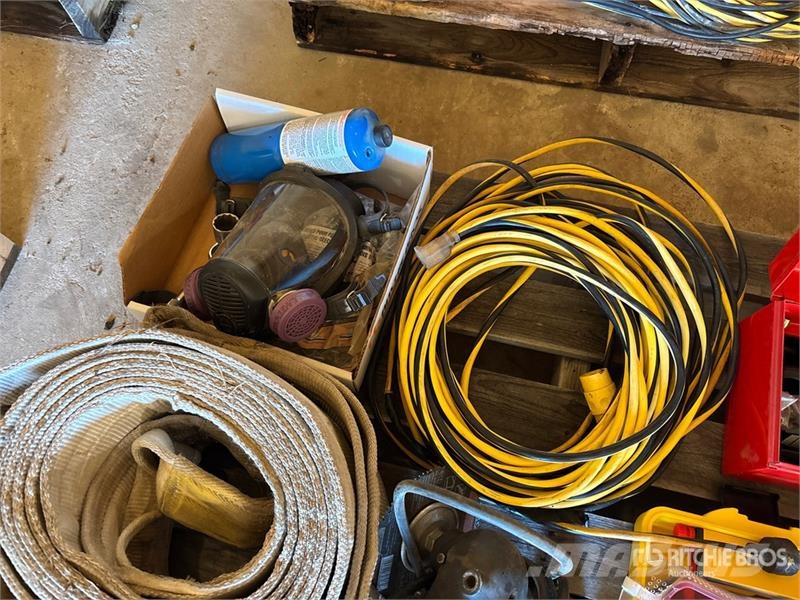 Quantity of Assorted Shop Tools Drugi deli