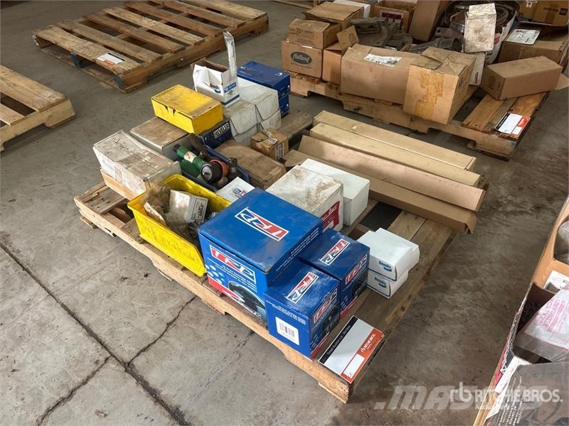  Quantity of Assorted Truck Parts (Unused) Transportes - Outros
