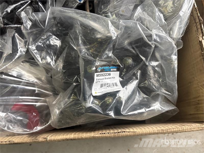 Quantity of Assorted Truck Parts (Unused) Transportes - Outros