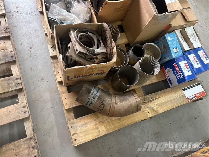 Quantity of Assorted Truck Parts (Unused) Transportes - Outros