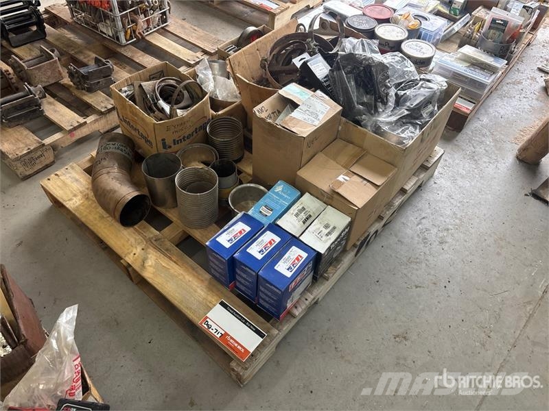 Quantity of Assorted Truck Parts (Unused) Transportes - Outros