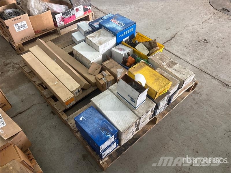  Quantity of Assorted Truck Parts (Unused) Transportes - Outros
