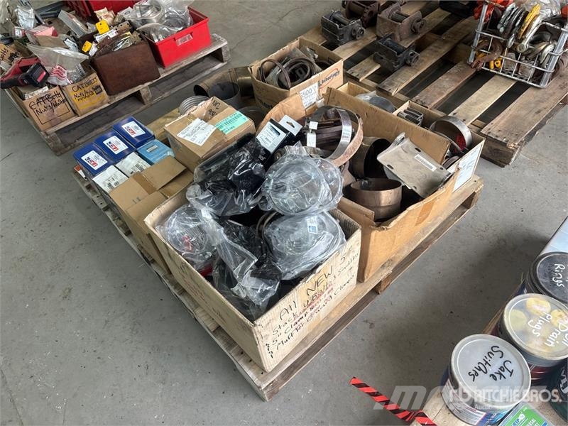 Quantity of Assorted Truck Parts (Unused) Transportes - Outros