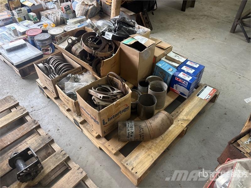 Quantity of Assorted Truck Parts (Unused) Transportes - Outros