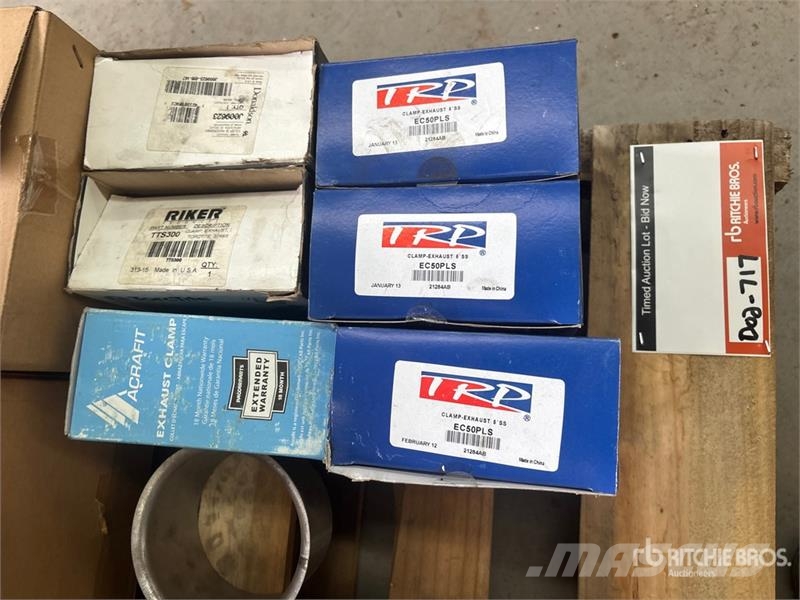 Quantity of Assorted Truck Parts (Unused) Transportes - Outros