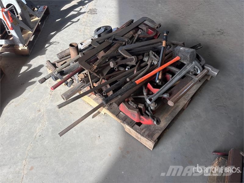 Quantity of Assorted Tools Ďalšie komponenty