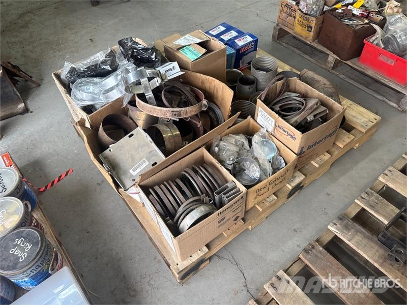 Quantity of Assorted Truck Parts (Unused) Transportes - Outros