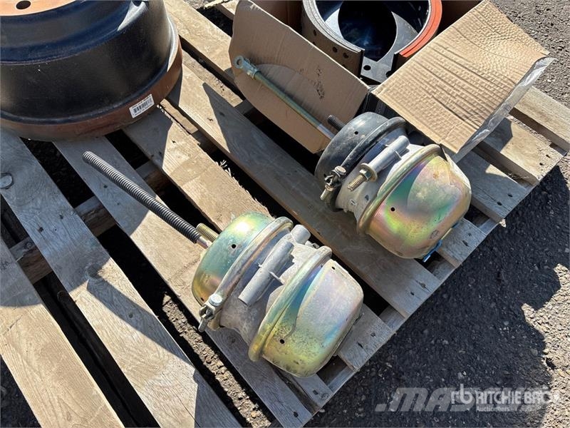 Quantity of Assorted Truck Parts Transport - Anderen
