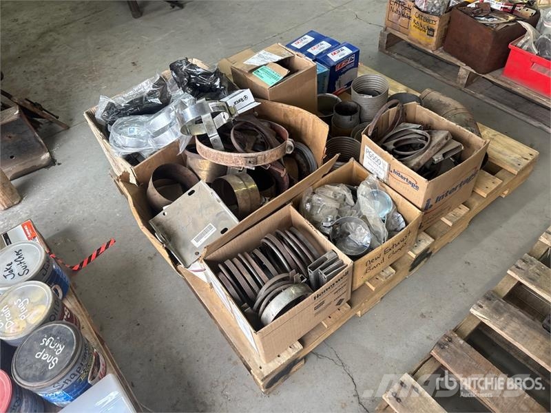 Quantity of Assorted Truck Parts (Unused) Transportes - Outros
