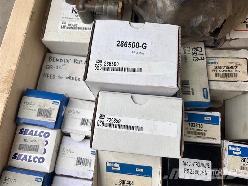 Quantity of Assorted Valves (Unused) Transportes - Outros