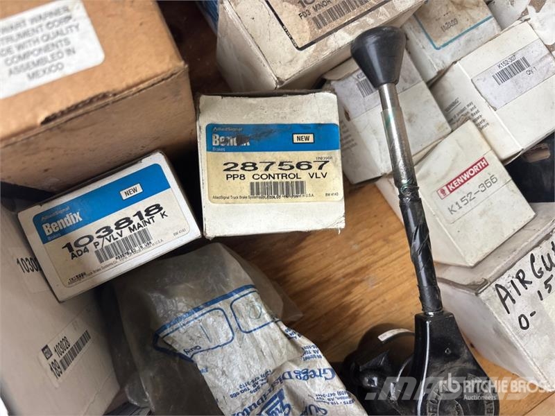Quantity of Assorted Valves (Unused) Transportes - Outros