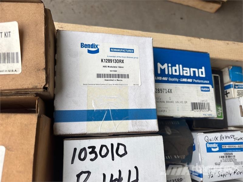 Quantity of Assorted Valves (Unused) Transportes - Outros