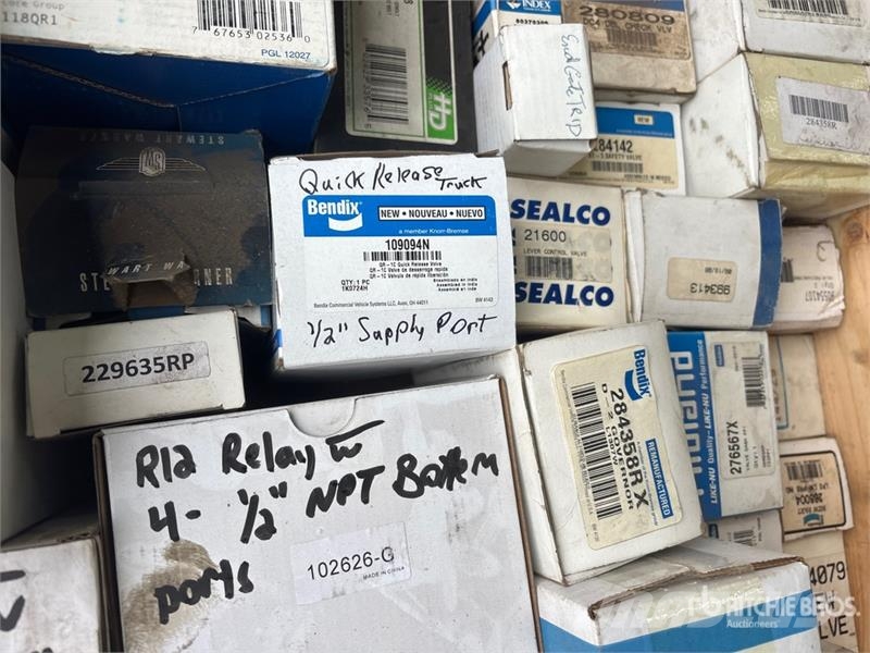 Quantity of Assorted Valves (Unused) Transportes - Outros