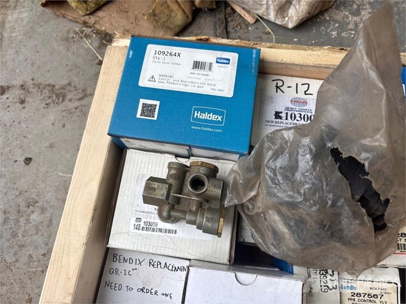 Quantity of Assorted Valves (Unused) Transportes - Outros