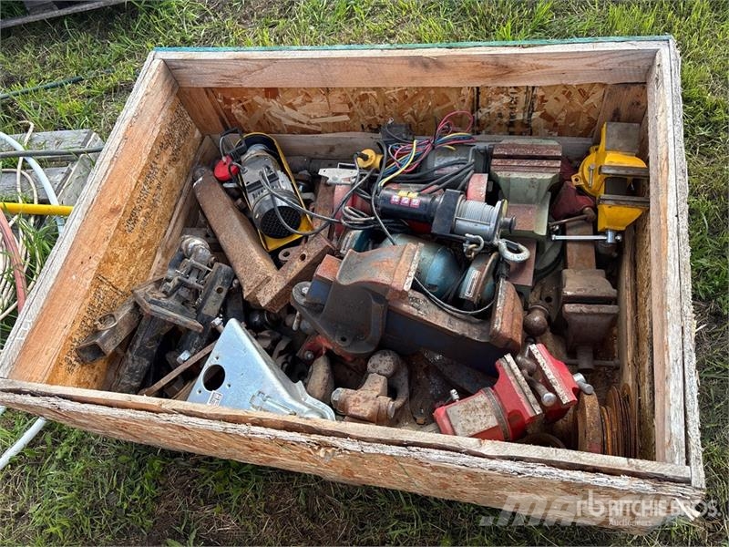 Quantity of Ball Hitch, Winch, Grinder, Vice Drugi deli