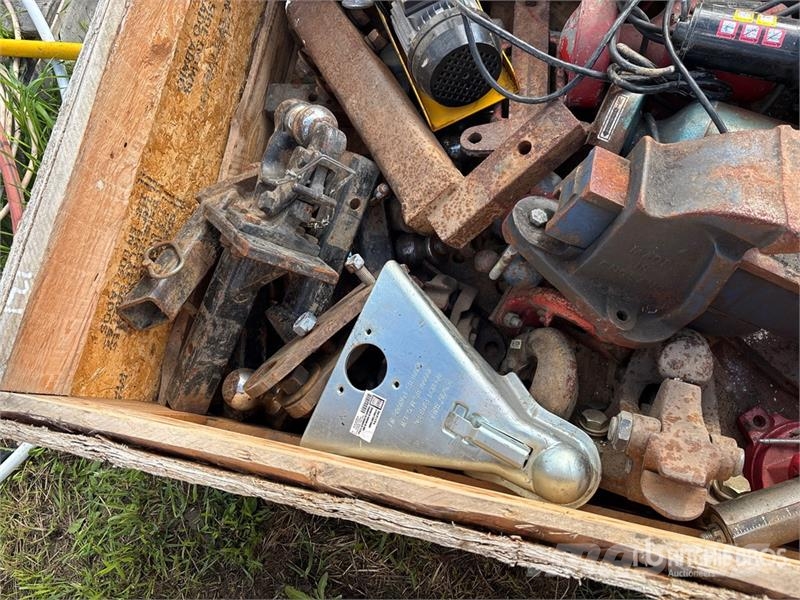 Quantity of Ball Hitch, Winch, Grinder, Vice Drugi deli