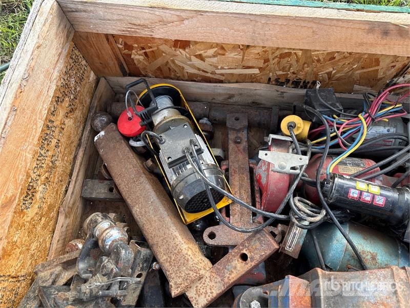 Quantity of Ball Hitch, Winch, Grinder, Vice Drugi deli