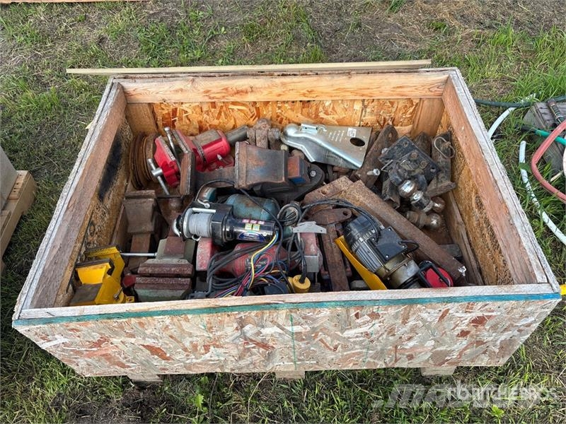 Quantity of Ball Hitch, Winch, Grinder, Vice Drugi deli